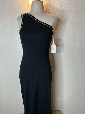 Asymmetrical One-Shoulder Black Maxi Dress with Contrast Trim